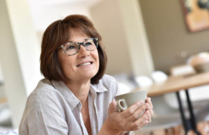 Chá para menopausa: conheça os 7 maiores benefícios cha-para-menopausa