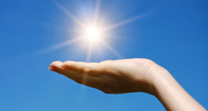 A vitamina D contribui para a saúde dos ossos, órgãos, evita doenças e muito mais! Saiba como obtê-la e garanta mais qualidade de vida.