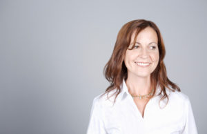Depois da menopausa, o corpo feminino vai se adaptando com a queda nos níveis hormonais. Essa fase é a Pós-menopausa, viva ela com bem-estar.
