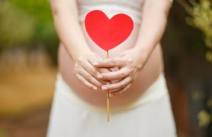 Gravidez na menopausa é possível? Entenda os cuidados necessários gravidez-na-menopausa
