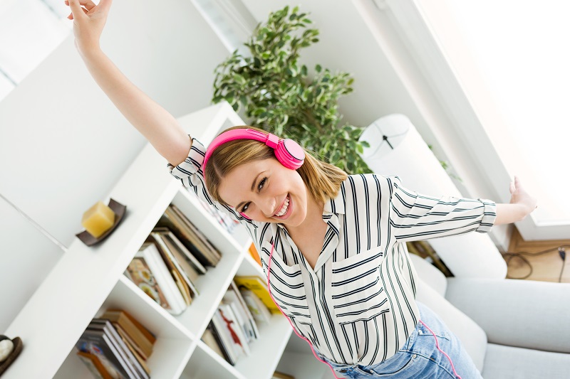 Atividades para tirar o tédio atividades-para-tirar-o-tedio-mulher-dancando